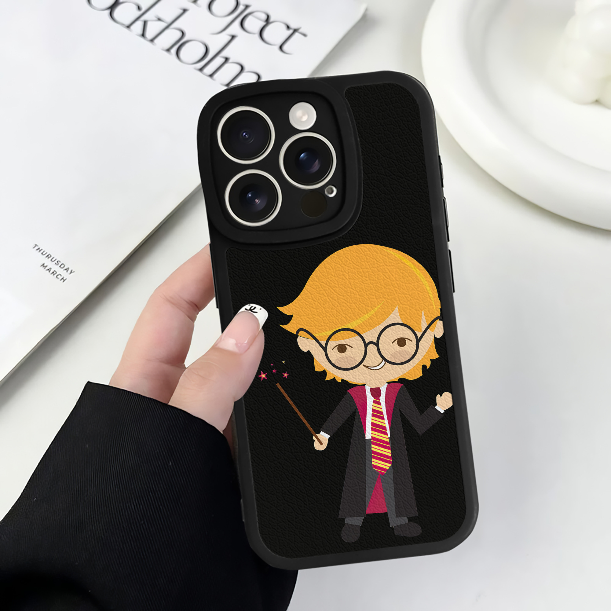 （画像用） Harry Potter ハリー・ポッターシリーズ 【iPhone 16シリーズ対応】シリコンスマホケース（レザー調） 材質：シリコン